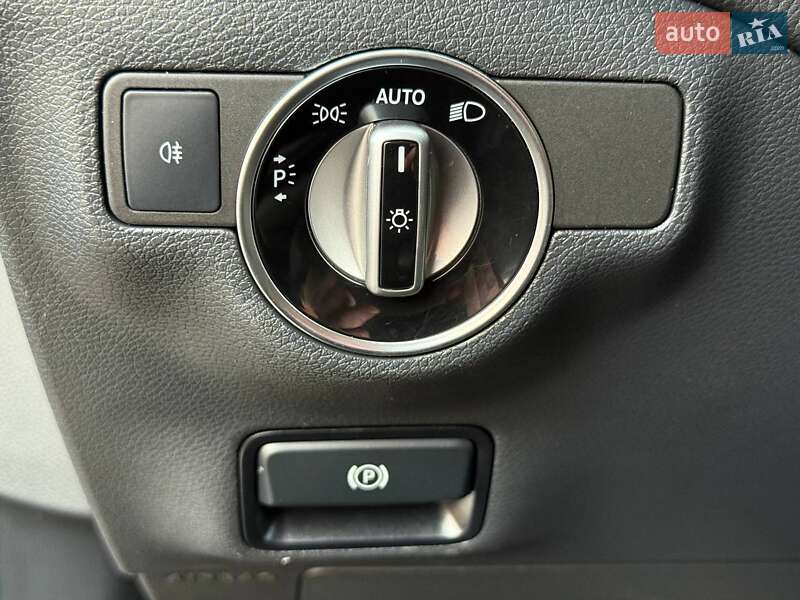 Седан Mercedes-Benz CLA-Class 2018 в Києві