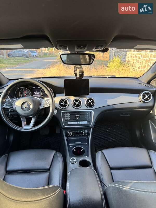 Седан Mercedes-Benz CLA-Class 2018 в Києві