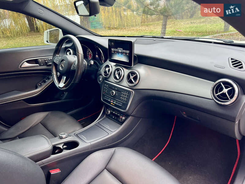 Седан Mercedes-Benz CLA-Class 2015 в Валках