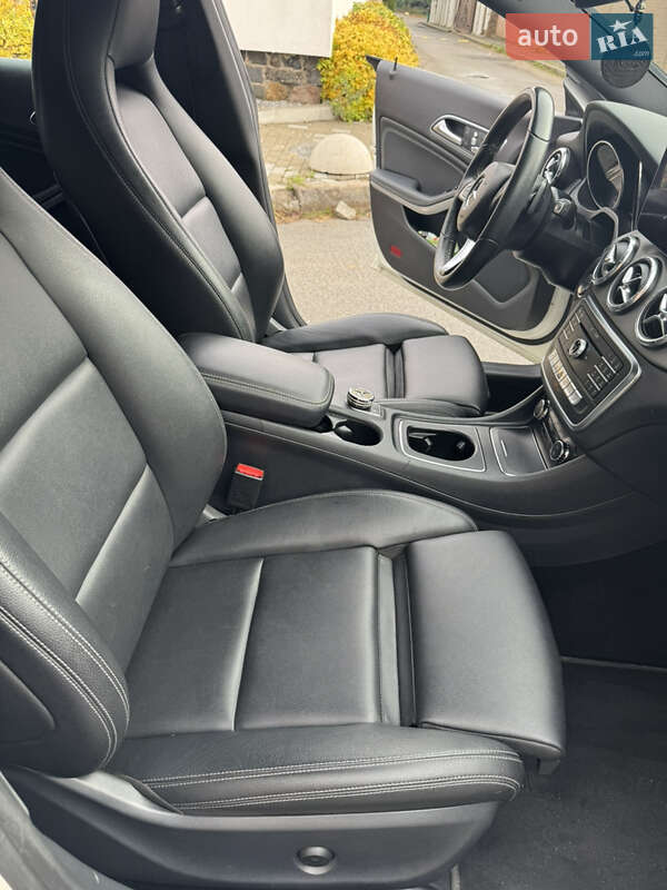 Седан Mercedes-Benz CLA-Class 2018 в Києві фото 18 Седан Mercedes-Benz CLA-Class 2018 в Києві