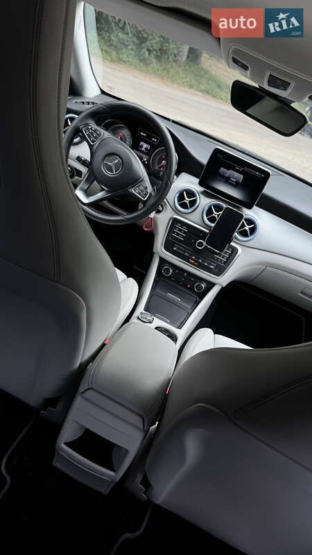 Mercedes-Benz CLA-Class 2016