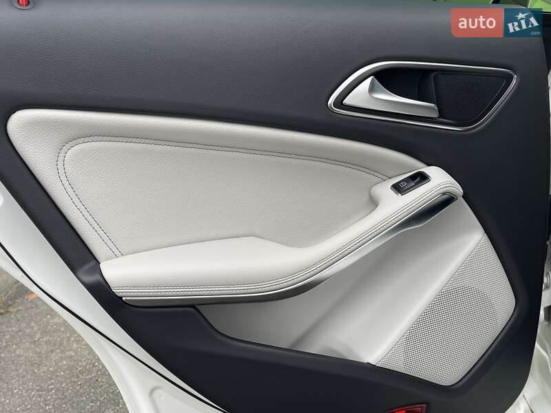 Седан Mercedes-Benz CLA-Class 2019 в Києві фото 40 Седан Mercedes-Benz CLA-Class 2019 в Києві