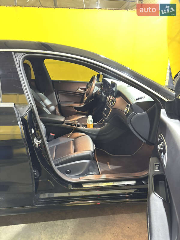 Седан Mercedes-Benz CLA-Class 2018 в Киеве