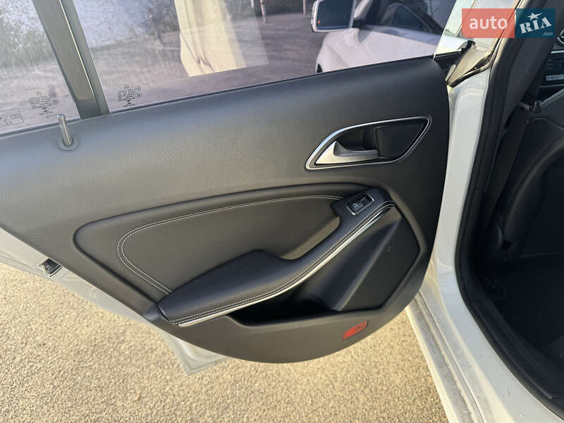 Седан Mercedes-Benz CLA-Class 2018 в Киеве фото 33 Седан Mercedes-Benz CLA-Class 2018 в Киеве