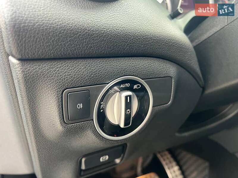 Седан Mercedes-Benz CLA-Class 2016 в Львові