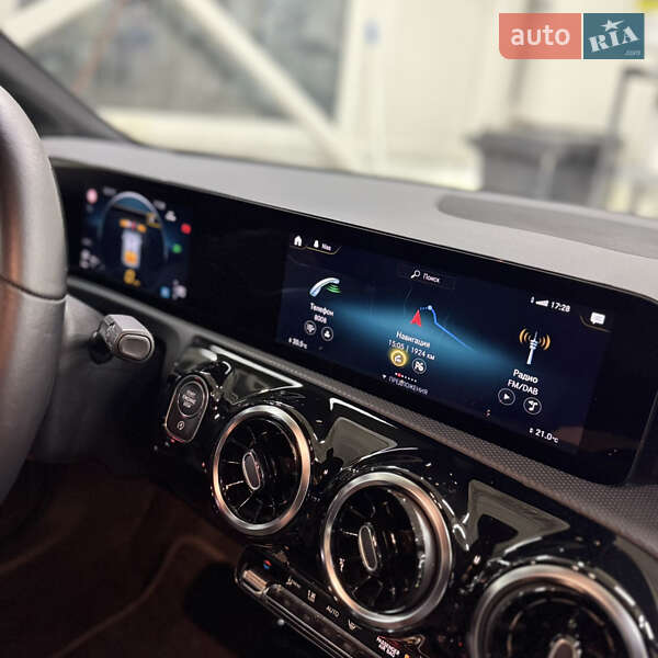 Седан Mercedes-Benz CLA-Class 2023 в Чернівцях