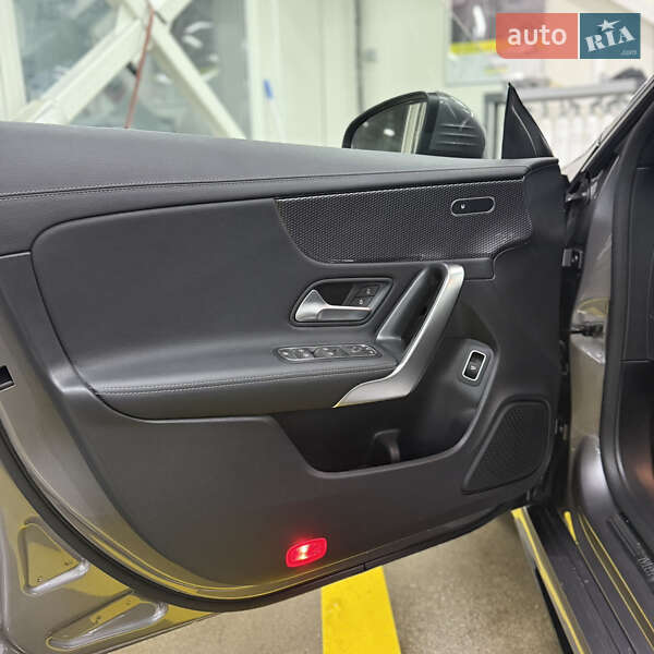 Седан Mercedes-Benz CLA-Class 2023 в Чернівцях