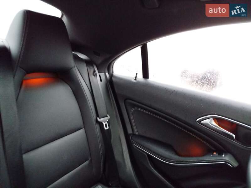 Седан Mercedes-Benz CLA-Class 2018 в Киеве