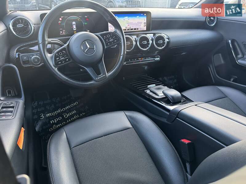 Седан Mercedes-Benz CLA-Class 2019 в Тернополе