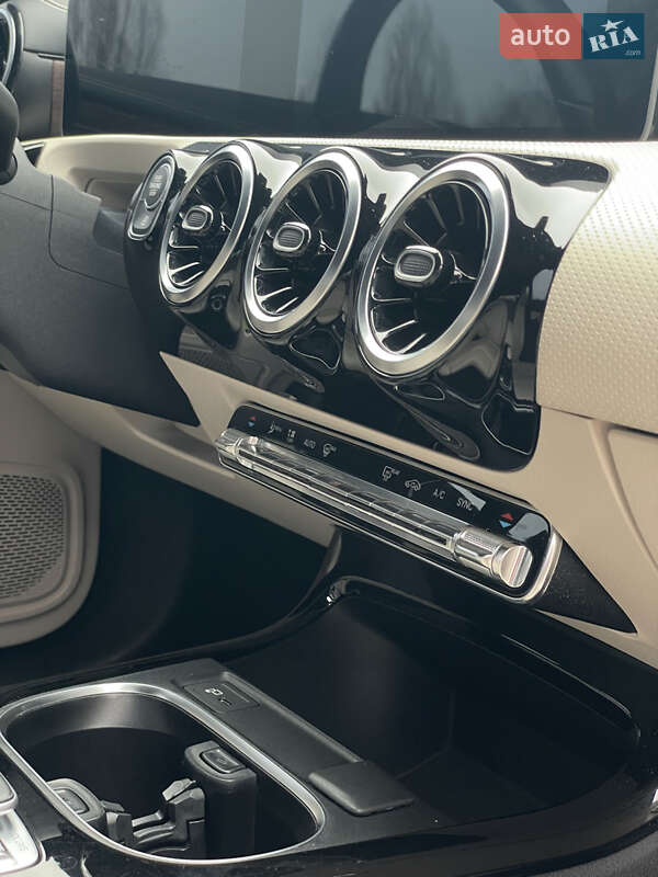 Седан Mercedes-Benz CLA-Class 2019 в Запорожье