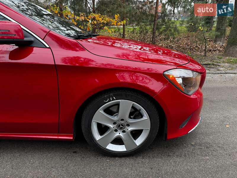 Седан Mercedes-Benz CLA-Class 2018 в Киеве