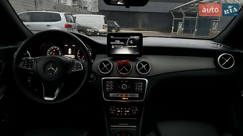 Седан Mercedes-Benz CLA-Class 2016 в Киеве
