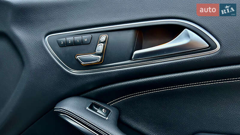 Седан Mercedes-Benz CLA-Class 2016 в Киеве