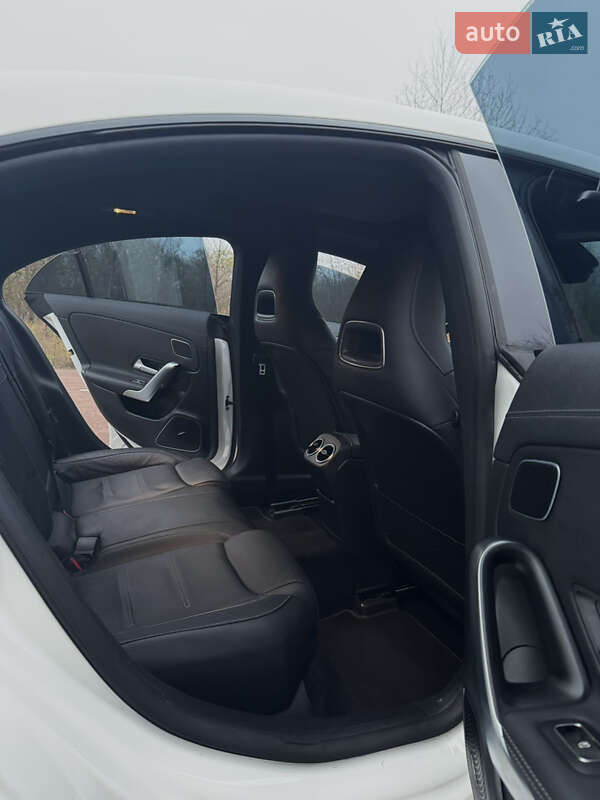 Седан Mercedes-Benz CLA-Class 2019 в Киеве