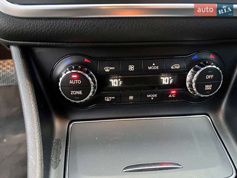 Седан Mercedes-Benz CLA-Class 2018 в Львове