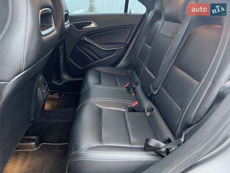 Седан Mercedes-Benz CLA-Class 2018 в Львове