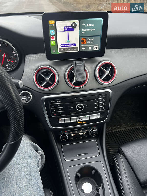 Седан Mercedes-Benz CLA-Class 2018 в Львові