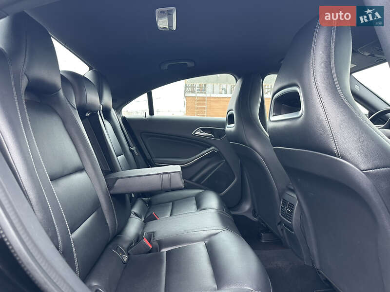 Седан Mercedes-Benz CLA-Class 2016 в Киеве