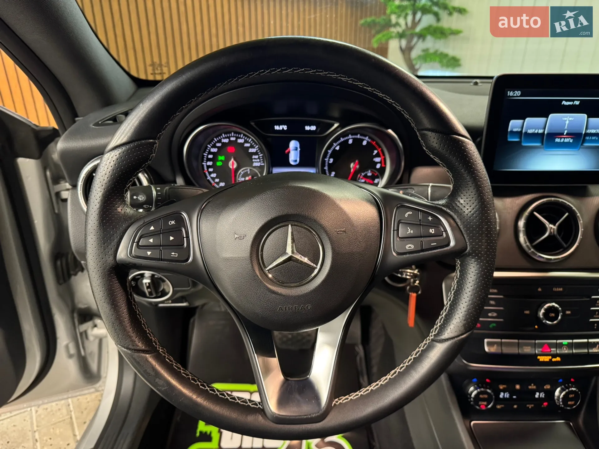 2017 Mercedes-Benz CLA-klasse - мініатюра 19