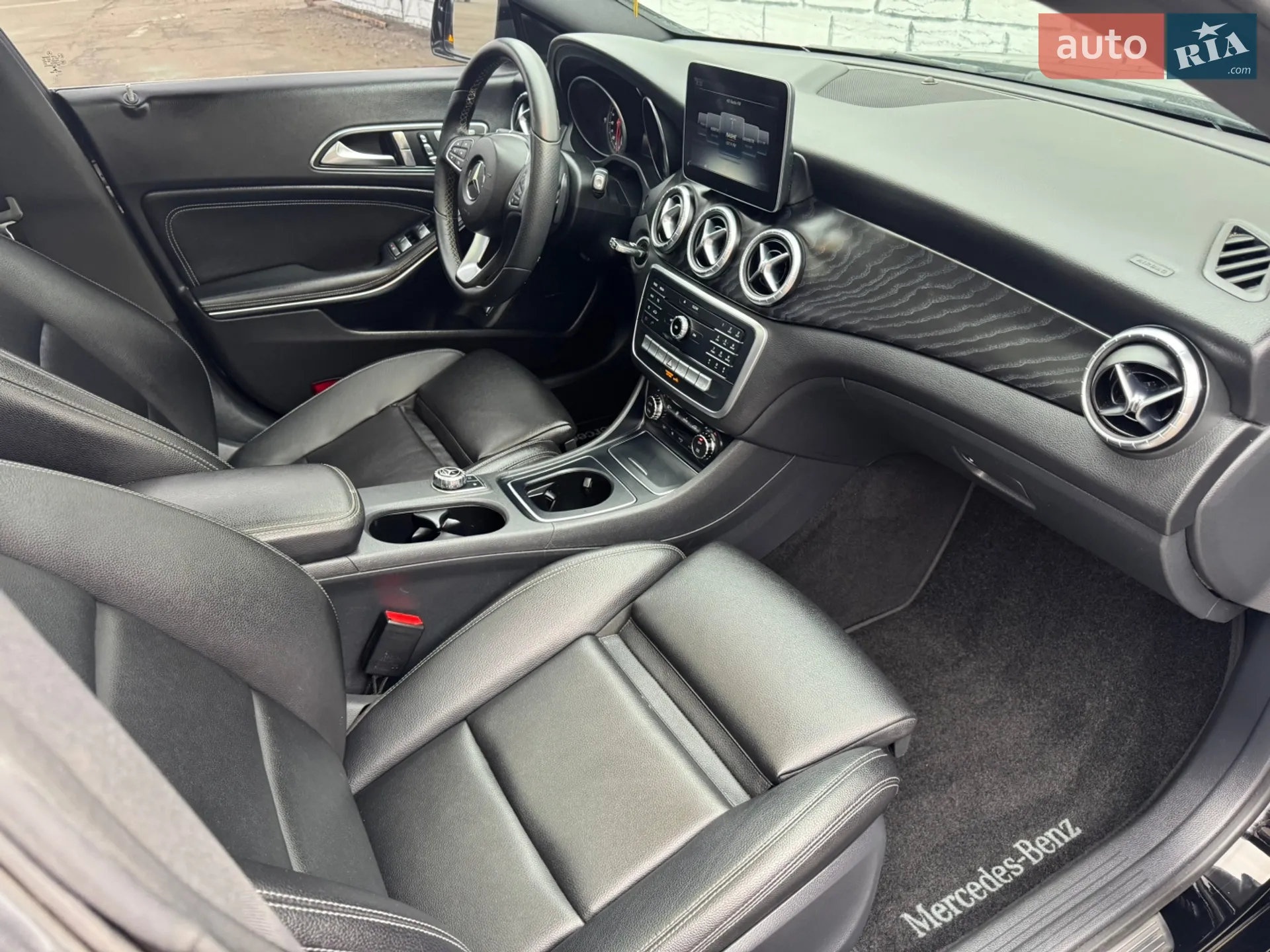 2017 Mercedes-Benz CLA-klasse - мініатюра 35