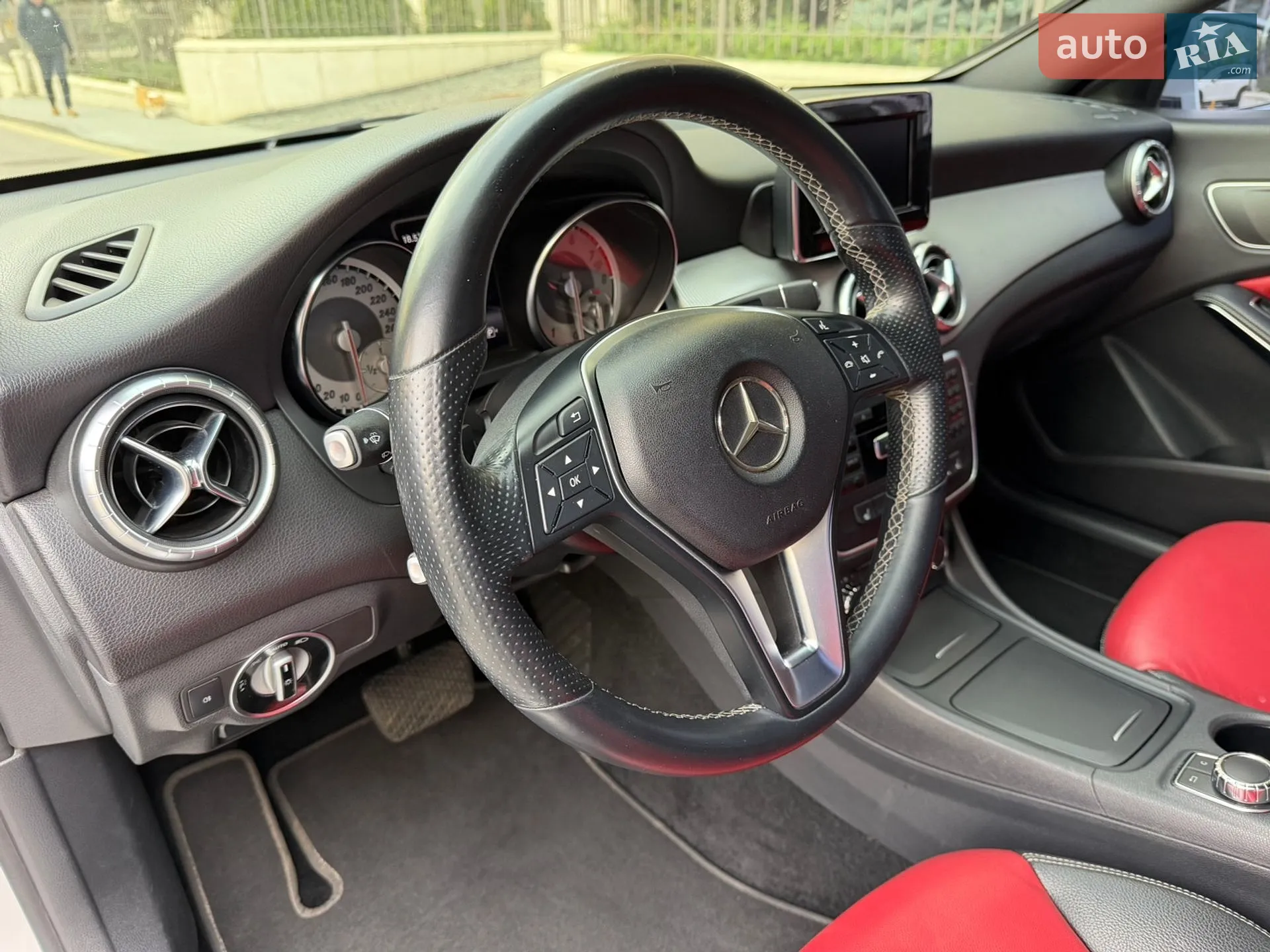 2013 Mercedes-Benz CLA-klasse - мініатюра 30