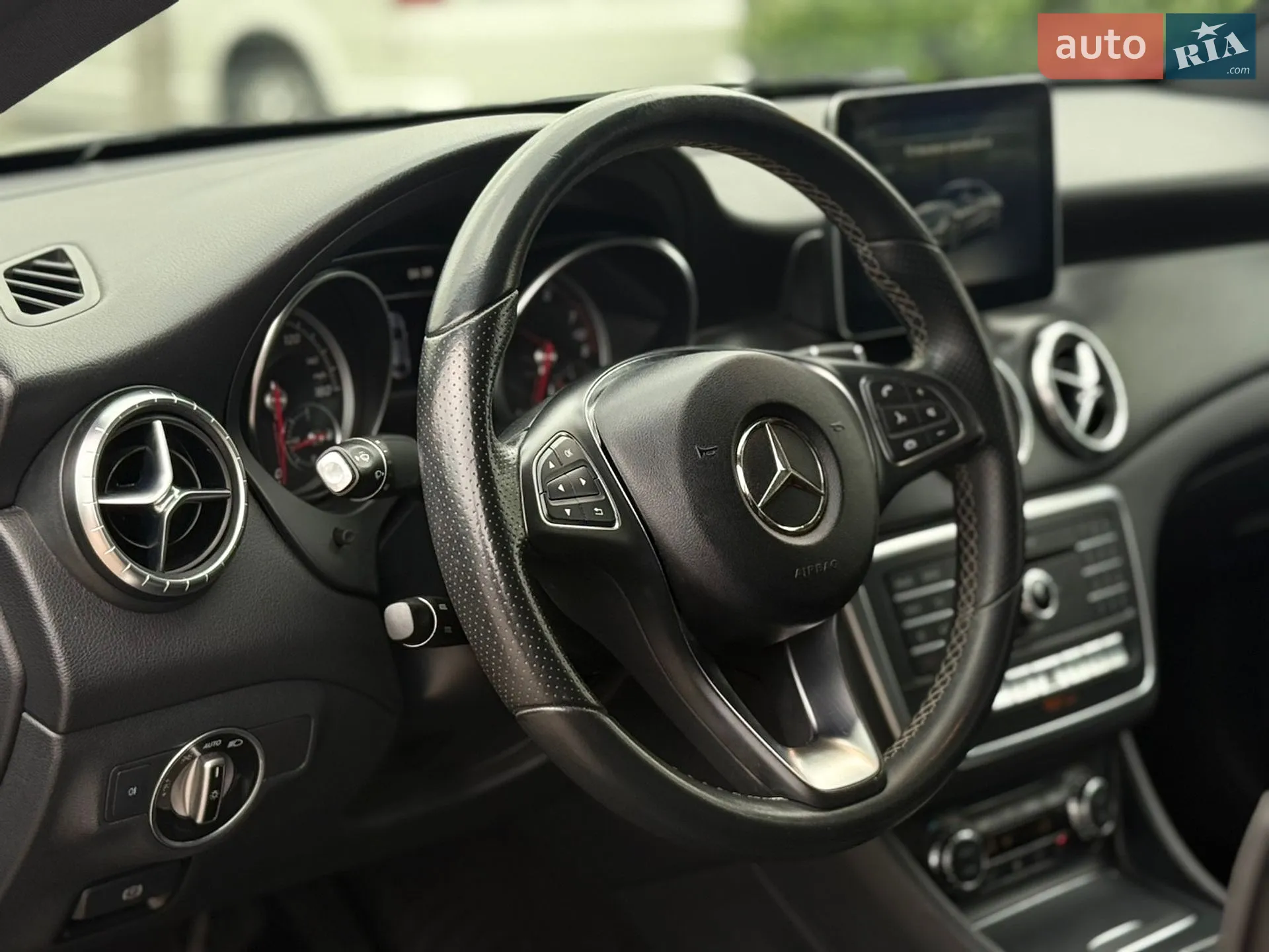 2017 Mercedes-Benz CLA-klasse - мініатюра 24