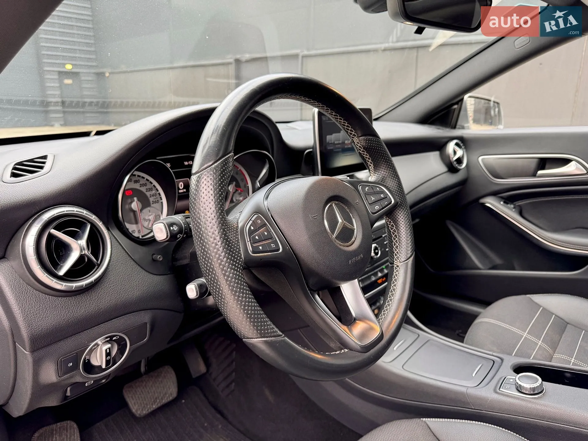 2015 Mercedes-Benz CLA-klasse - мініатюра 19