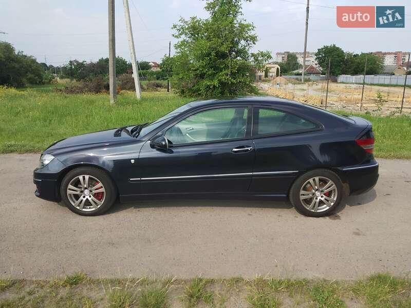 Купе Mercedes-Benz CLC-Class 2009 в Мукачево