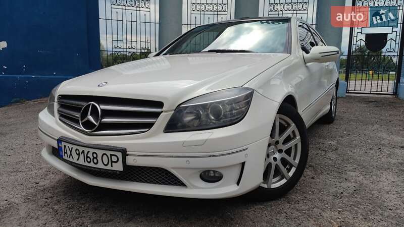 Купе Mercedes-Benz CLC-Class 2009 в 