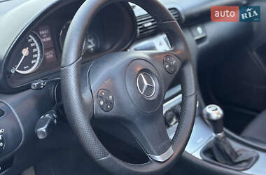 Купе Mercedes-Benz CLC-Class 2009 в 