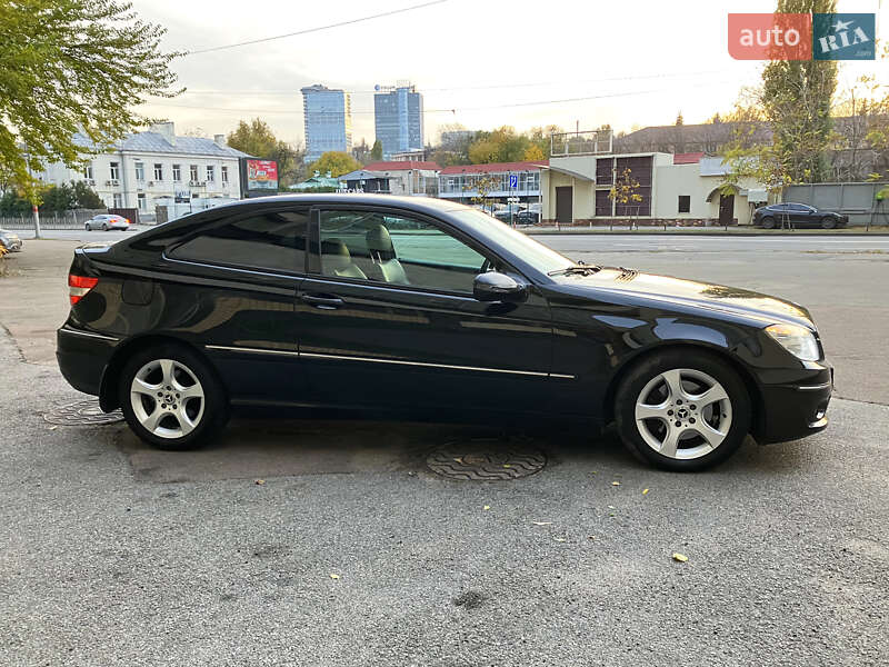 Купе Mercedes-Benz CLC-Class 2009 в Киеве