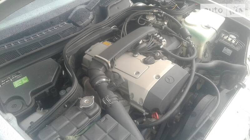 Купе Mercedes-Benz CLK-Class 1998 в Великому Березному