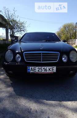 Купе Mercedes-Benz CLK-Class 2001 в Днепре