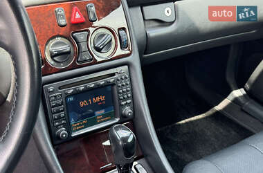 Кабриолет Mercedes-Benz CLK-Class 2000 в 
