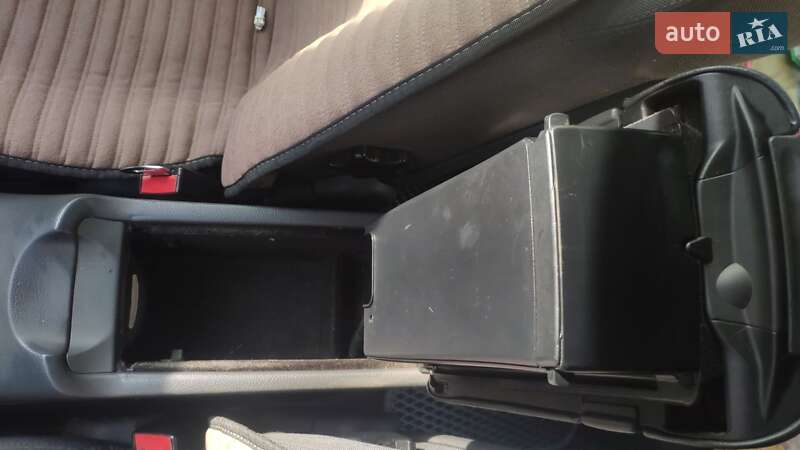 Купе Mercedes-Benz CLK-Class 2004 в Теофіполі фото 36 Купе Mercedes-Benz CLK-Class 2004 в Теофіполі