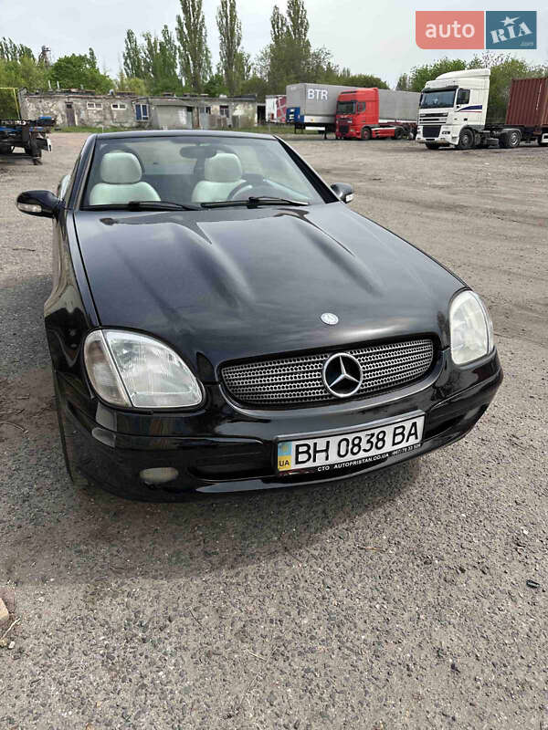 Кабриолет Mercedes-Benz CLK-Class 2001 в 