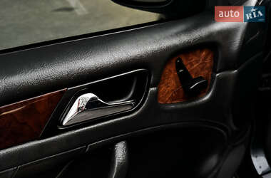 Купе Mercedes-Benz CLK-Class 2001 в 