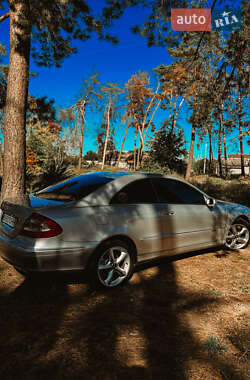 Купе Mercedes-Benz CLK-Class 2004 в 