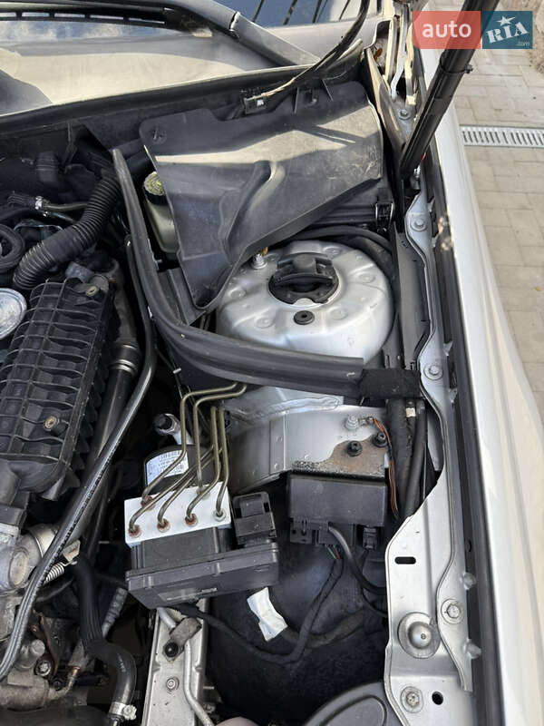 Купе Mercedes-Benz CLK-Class 2002 в Ізмаїлі фото 35 Купе Mercedes-Benz CLK-Class 2002 в Ізмаїлі