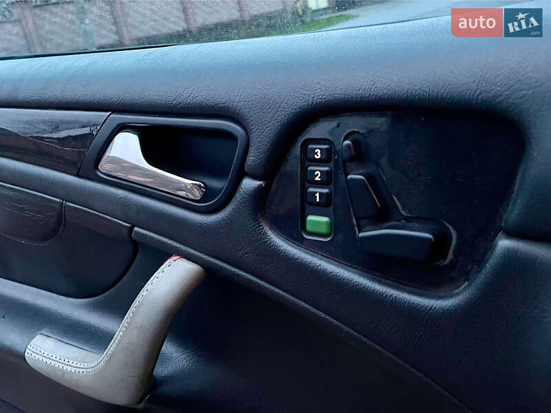 Кабриолет Mercedes-Benz CLK-Class 2001 в Ивано-Франковске