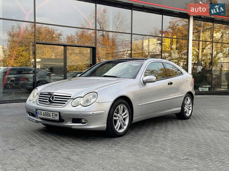 Mercedes-Benz CLK-Class 2004 Mercedes-Benz CLK-Class 2004