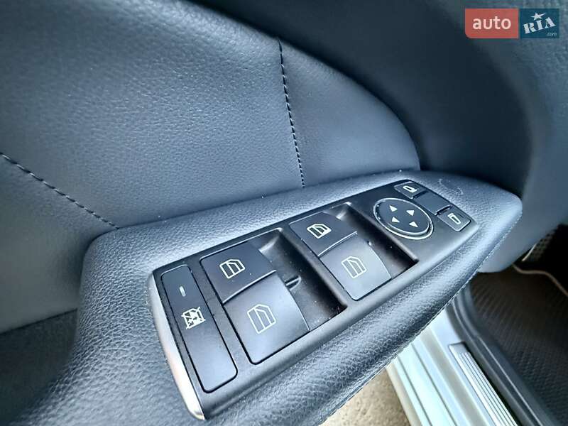 Седан Mercedes-Benz CLS-Class 2012 в Одесі