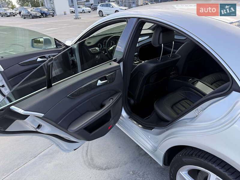 Седан Mercedes-Benz CLS-Class 2012 в Києві фото 32 Седан Mercedes-Benz CLS-Class 2012 в Києві