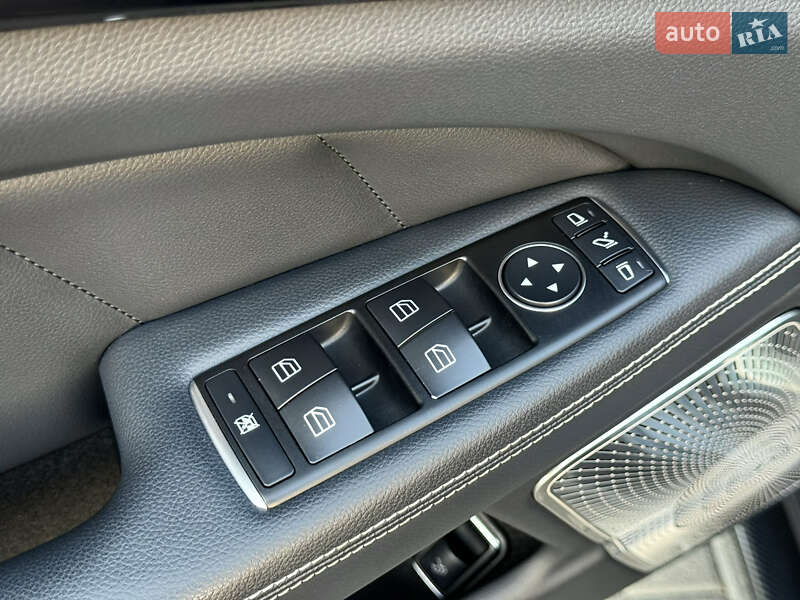 Седан Mercedes-Benz CLS-Class 2014 в Дубні