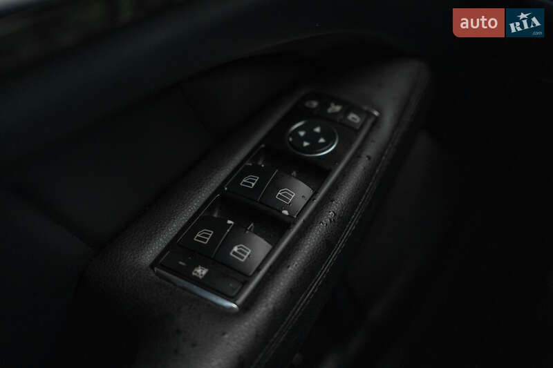 Седан Mercedes-Benz CLS-Class 2015 в Чернівцях