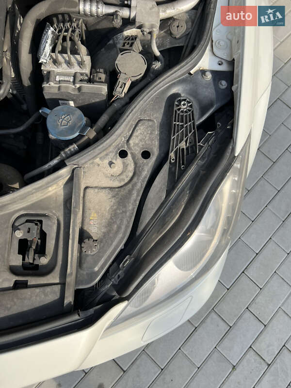 Седан Mercedes-Benz CLS-Class 2011 в Києві фото 35 Седан Mercedes-Benz CLS-Class 2011 в Києві