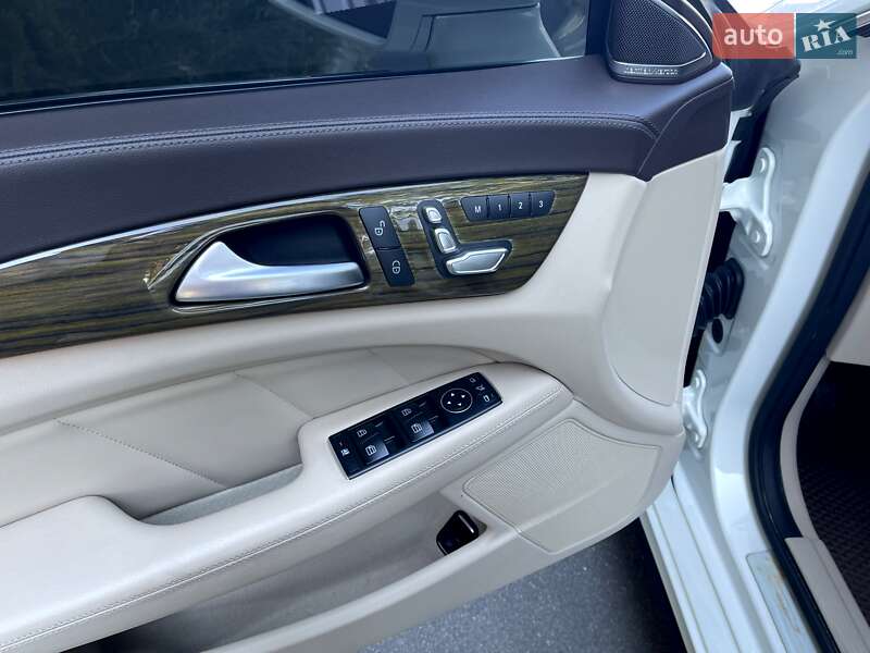 Седан Mercedes-Benz CLS-Class 2014 в Чернігові