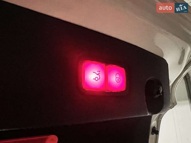 Седан Mercedes-Benz CLS-Class 2011 в Днепре фото 46 Седан Mercedes-Benz CLS-Class 2011 в Днепре