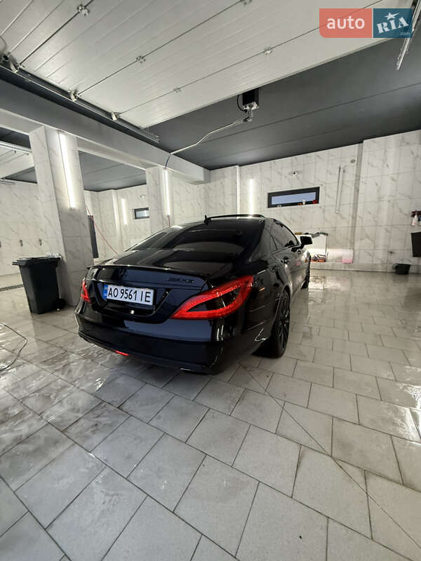 Седан Mercedes-Benz CLS-Class 2011 в Среднем