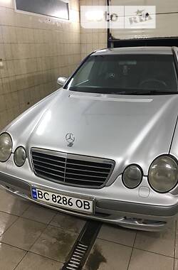 Седан Mercedes-Benz E 200 2000 в Львові